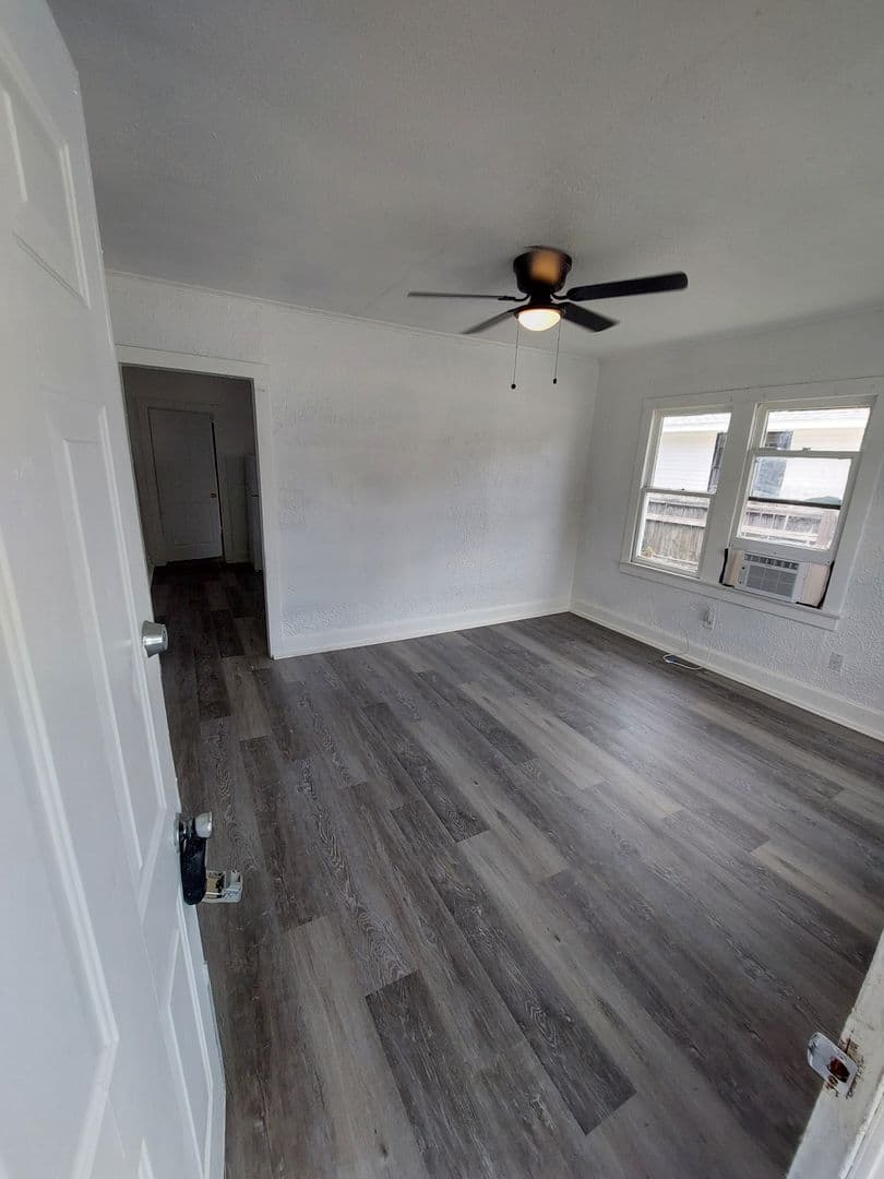 Ocala House: 1016 NE 8th Ave
