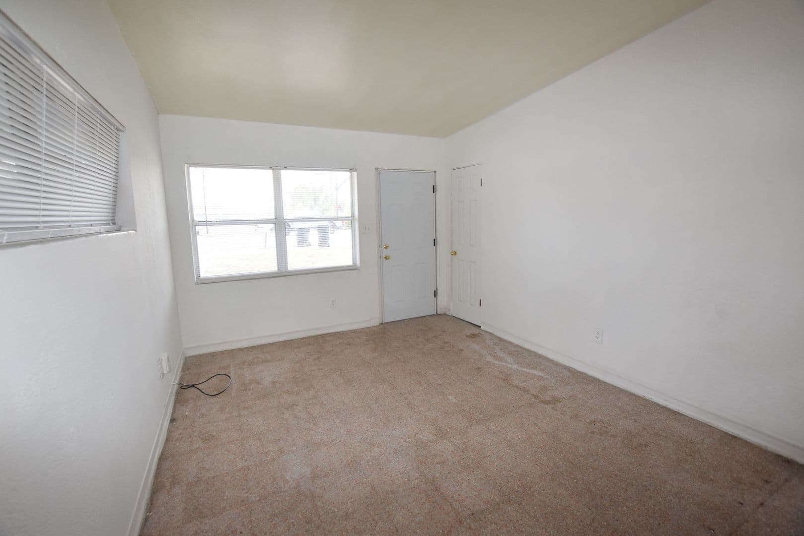 Orlando House: 102 W Lancaster Road