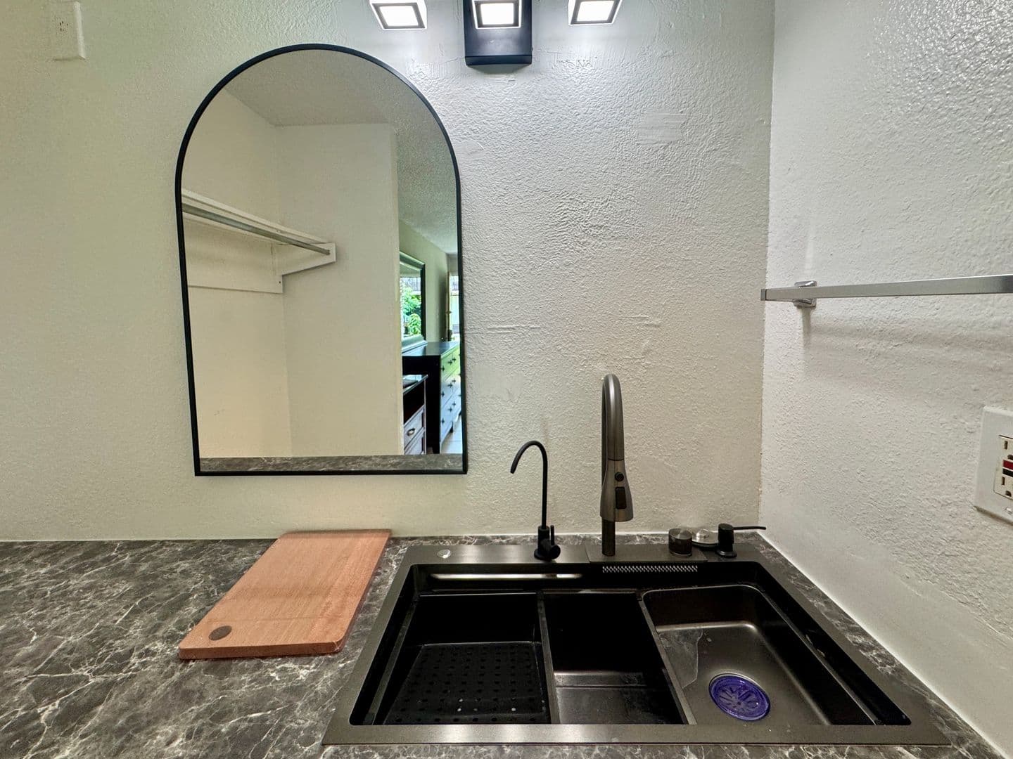 Orlando Condo: 7900 S Orange Blossom Trail #1062