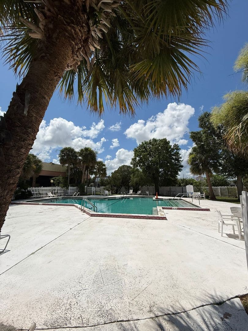 Orlando Condo: 7900 S Orange Blossom Trail #1062