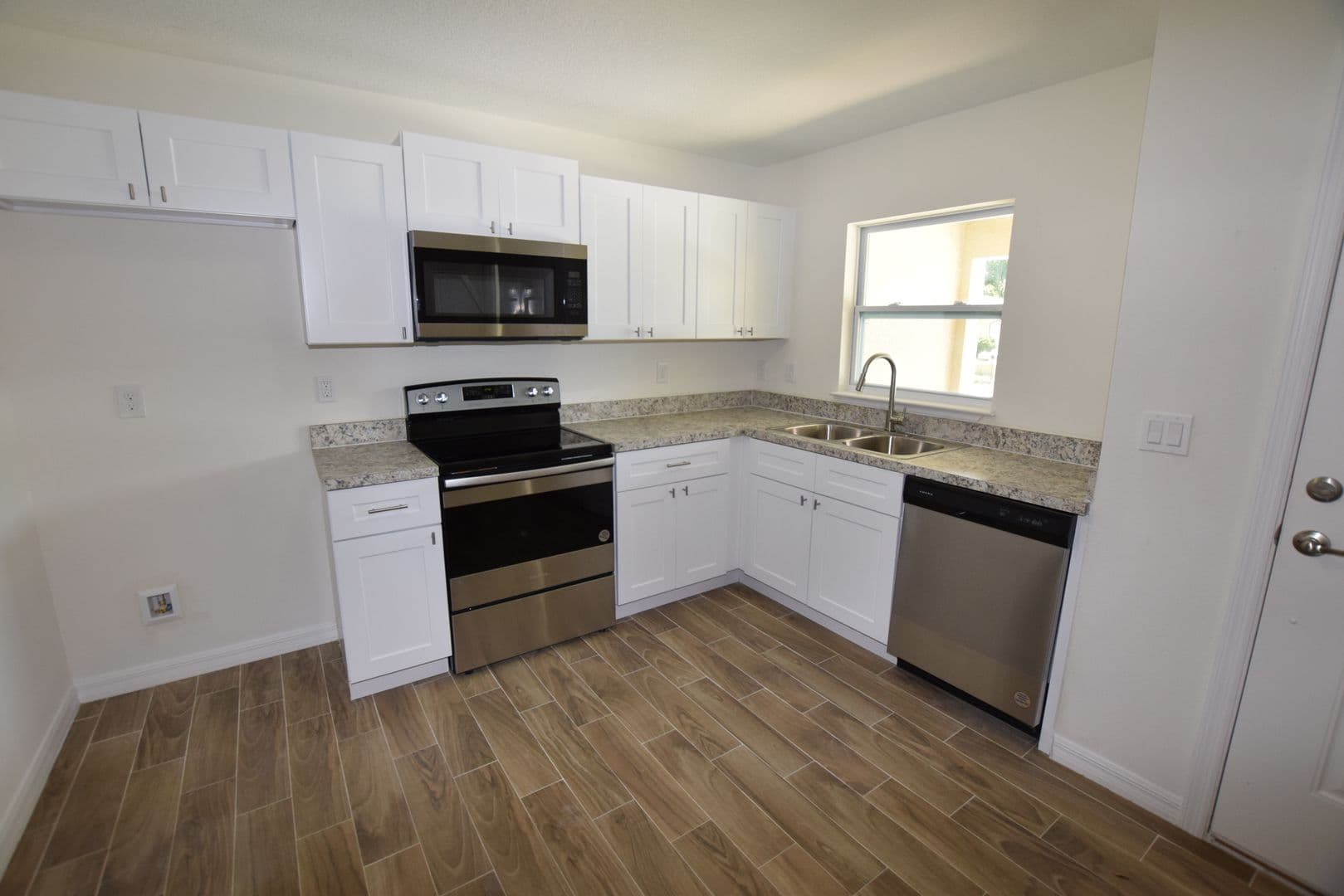 Winter Haven House: 2318 W Cannon Ter NW #A
