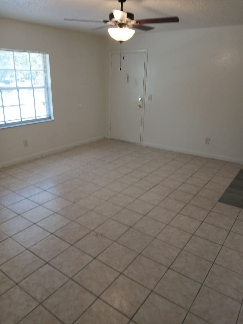 Orlando Condo: 1633 W. Oak Ridge Road #D