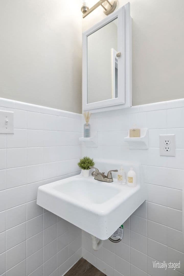 Sumter Apartment: 11 Highland Avenue