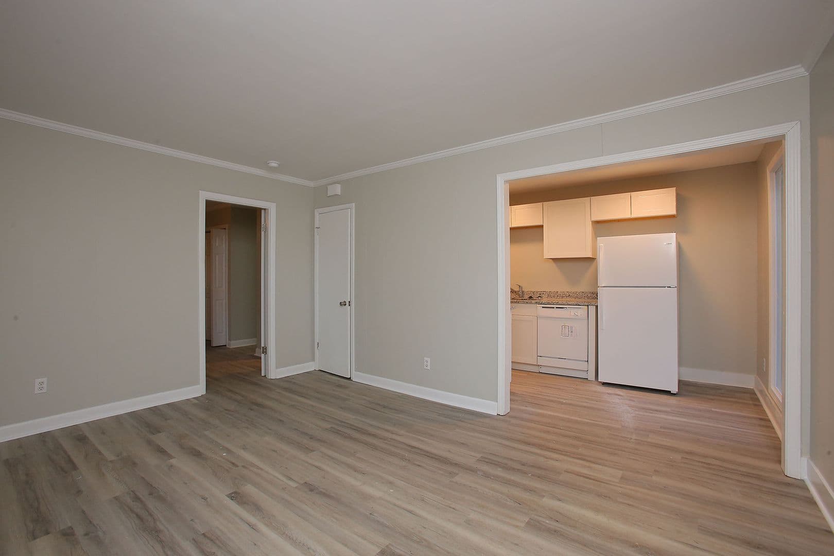 Columbia Apartment: 7251 Patricia Dr.
