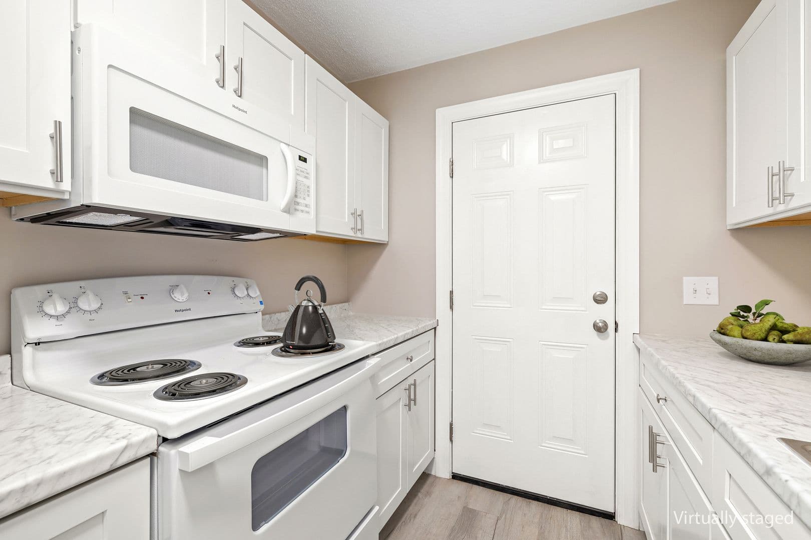 Sumter Apartment: 934-938 Houck St