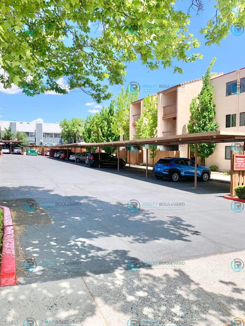Reno Apartment: 2700 Plumas St. #311