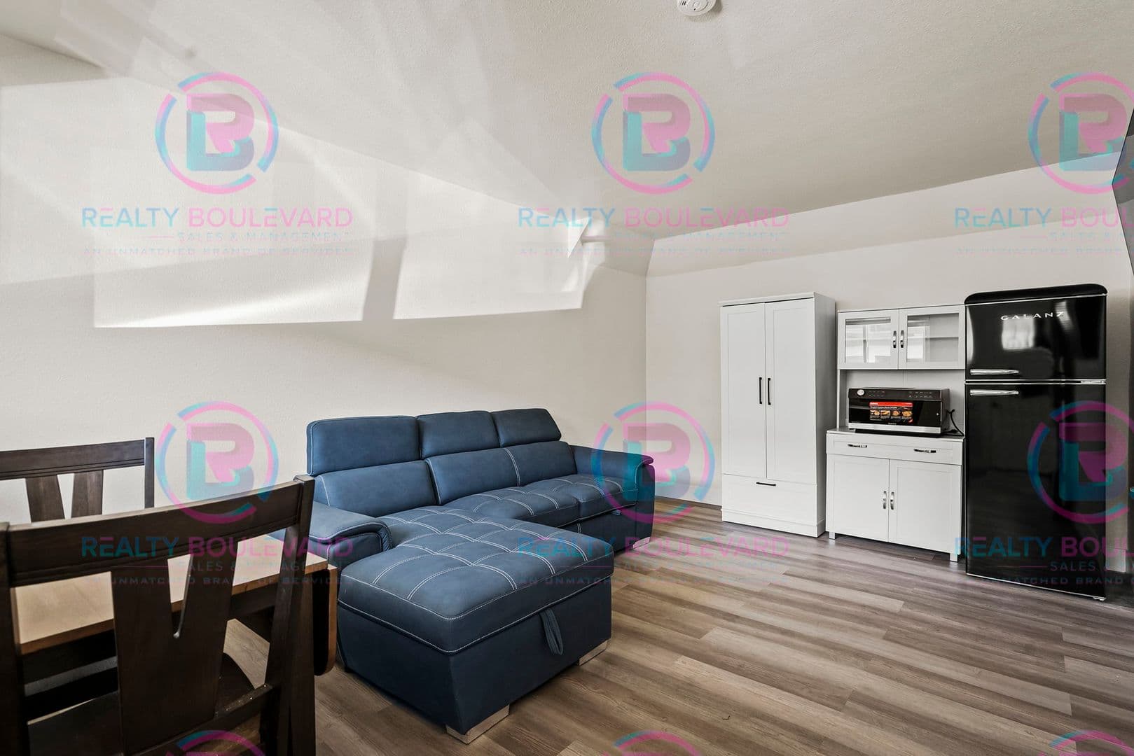 Reno Apartment: 520 University Way