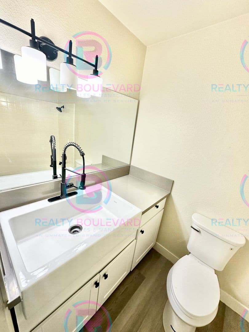 Reno Apartment: 520 University Way