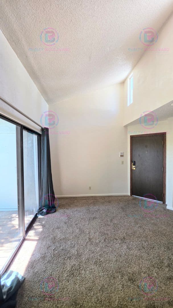 Reno Apartment: 2700 Plumas St. #311