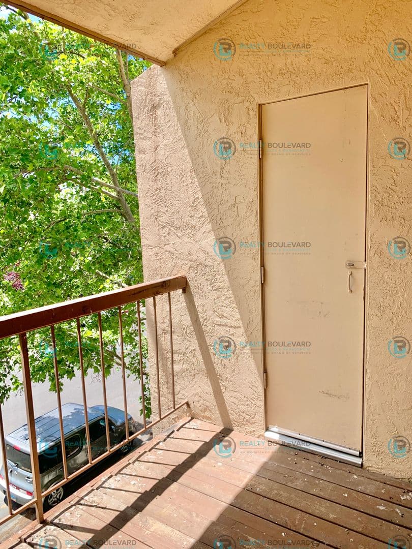 Reno Apartment: 2700 Plumas St. #311