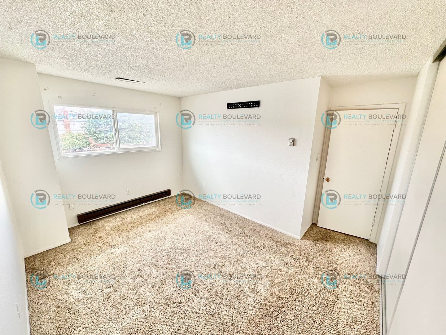 Reno House: 527 Smithridge Park