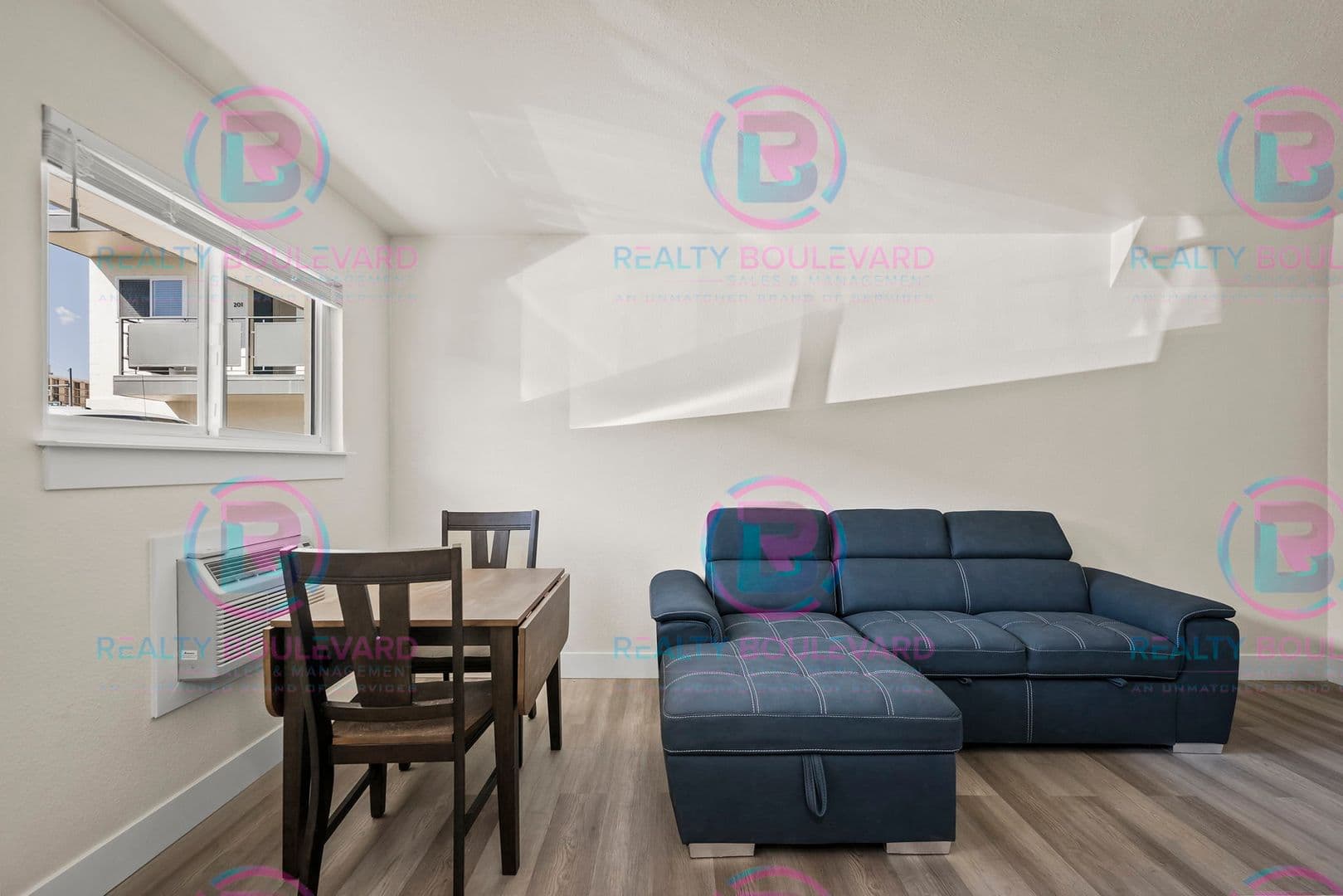 Reno Apartment: 520 University Way