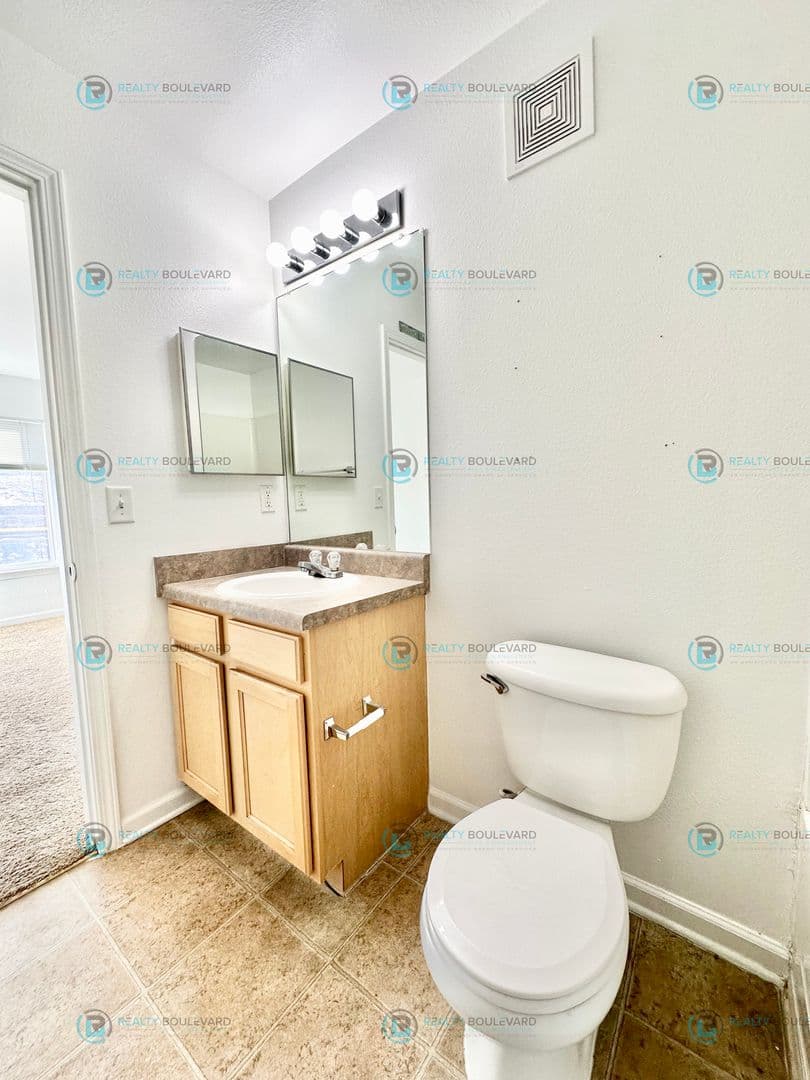 Reno House: 200 Talus Way #332