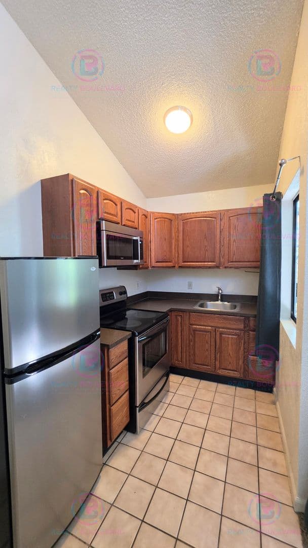 Reno Apartment: 2700 Plumas St. #311