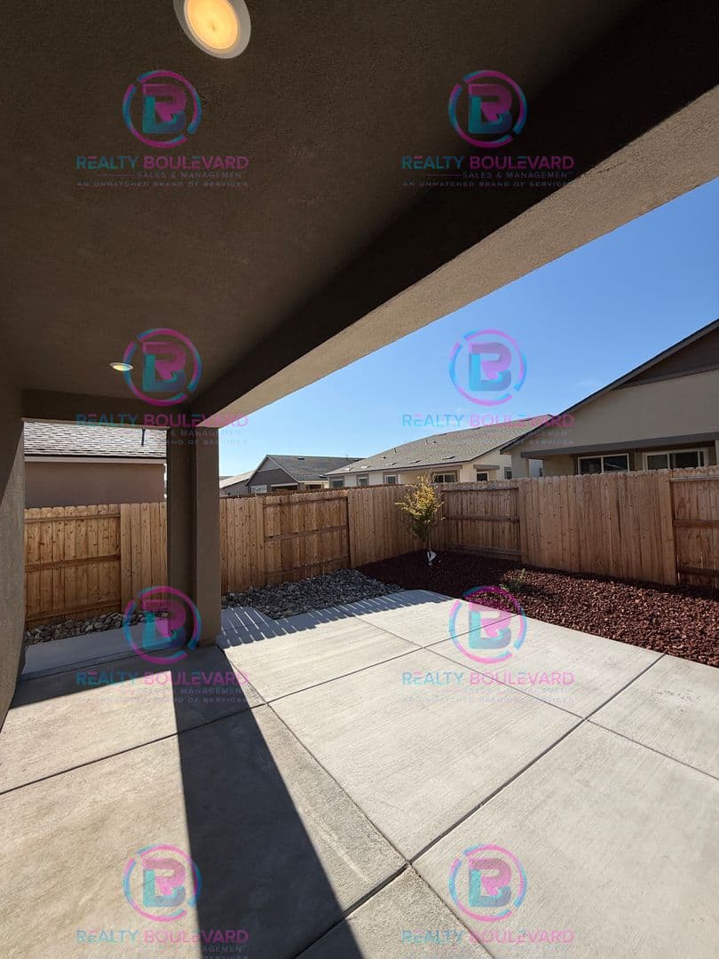 Carson City House: 1405 Bravestone Ave