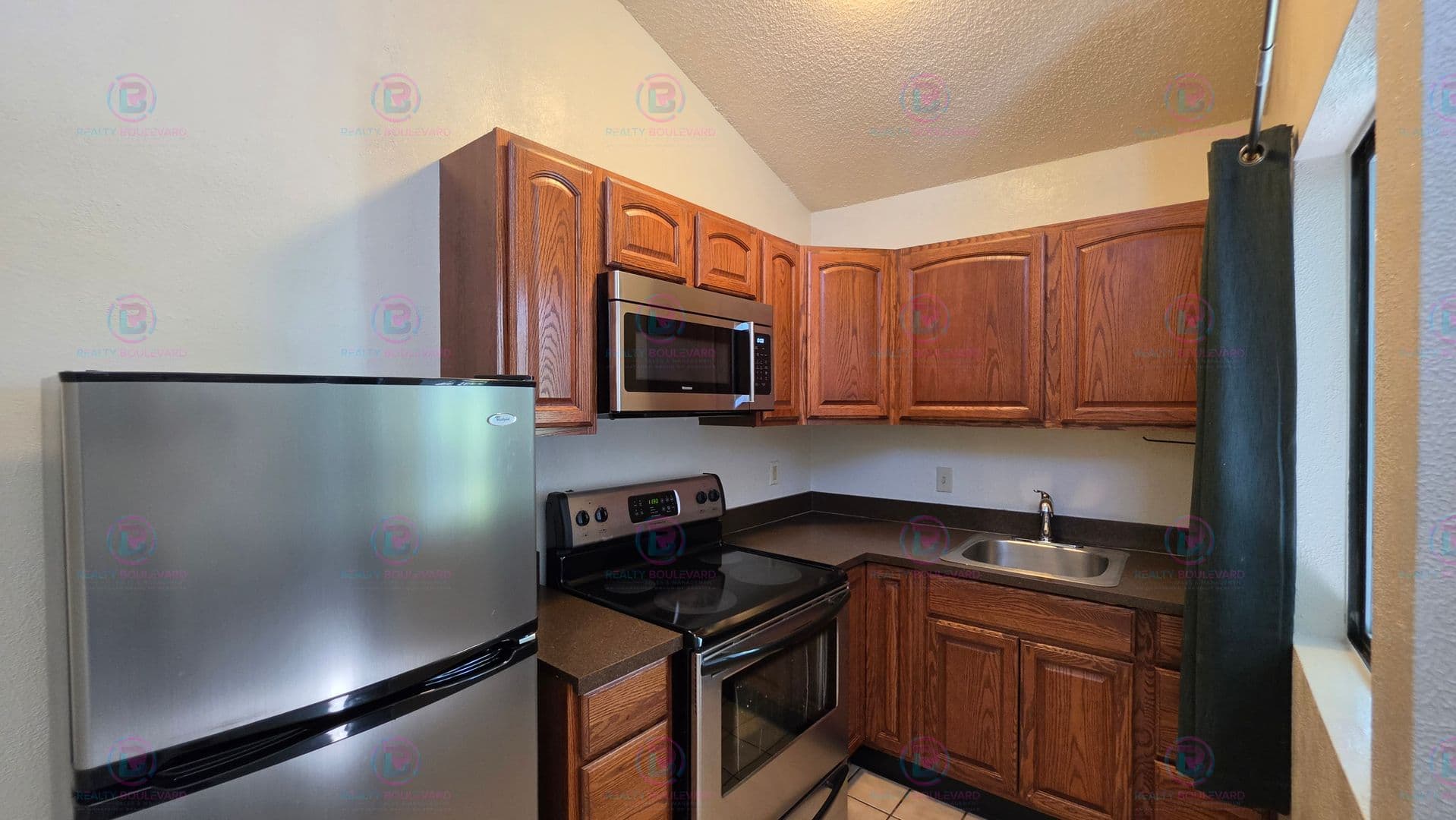 Reno Apartment: 2700 Plumas St. #311