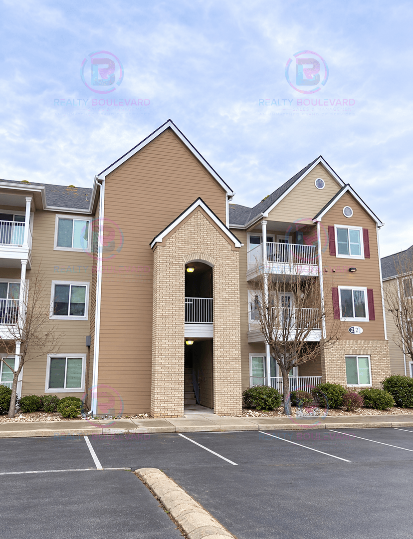 Reno House: 200 Talus Way #332