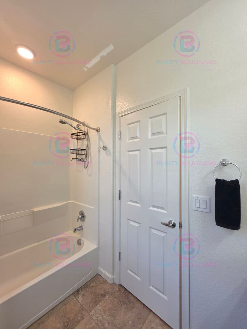 Sparks House: 3010 Sterling Ridge Cir