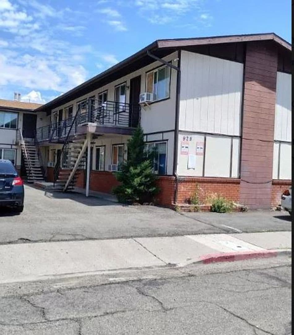 Reno Apartment: 929 Willow St