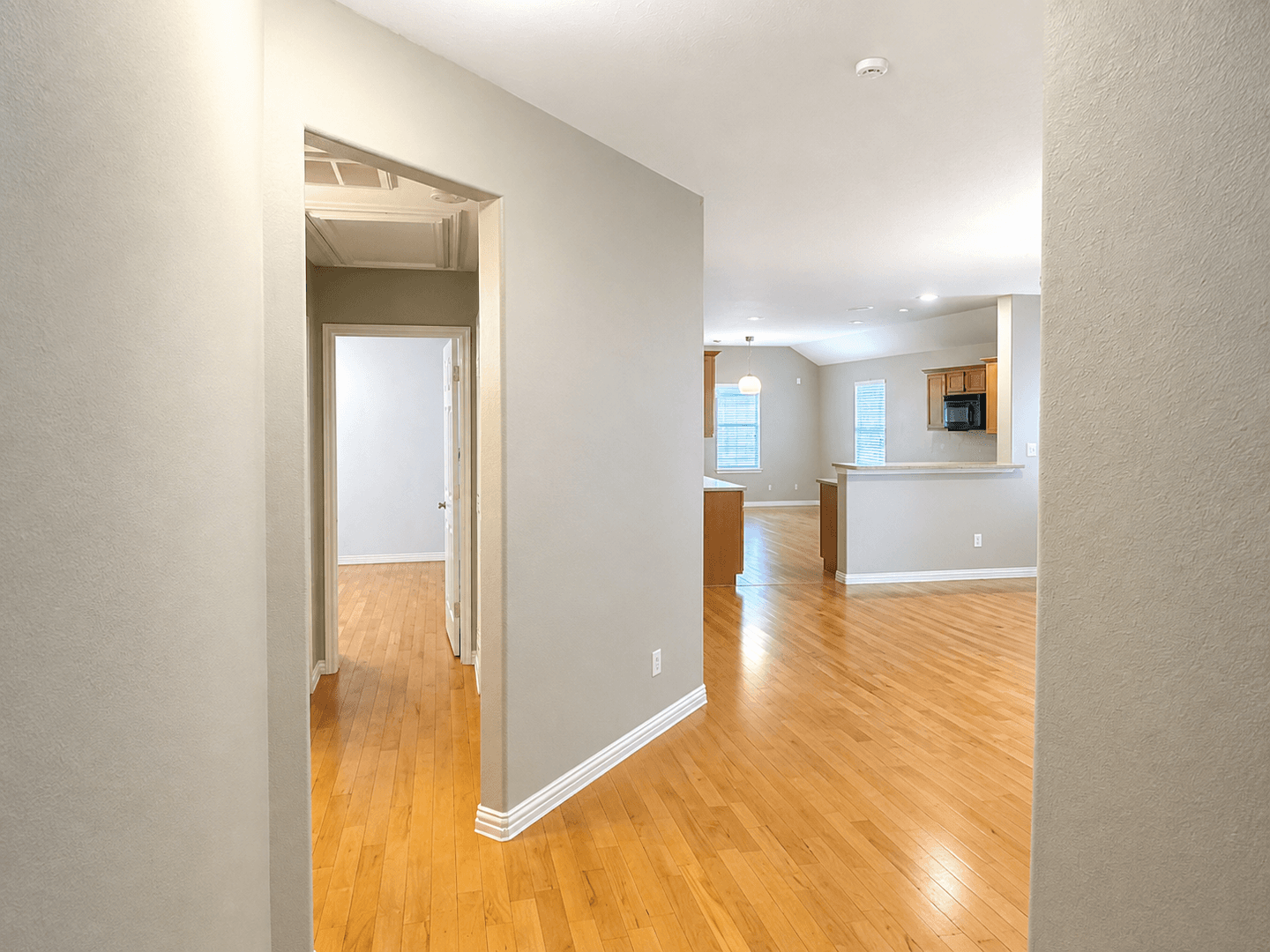 Fresno House: 2119 Hawthorne Brook
