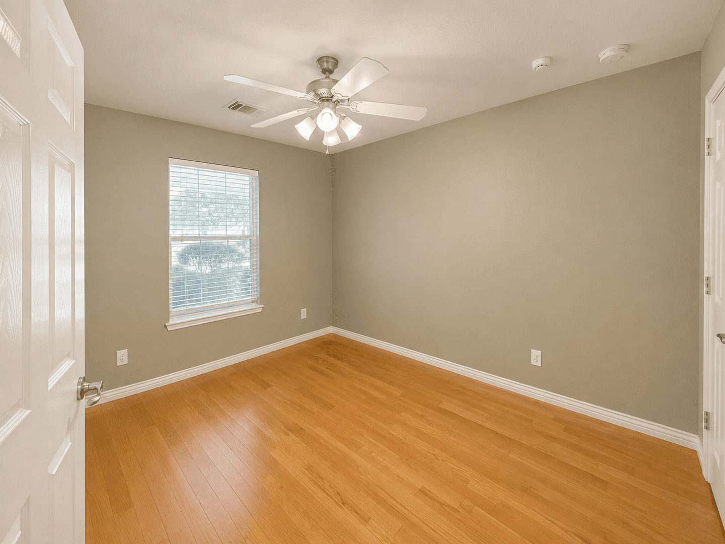 Fresno House: 2119 Hawthorne Brook