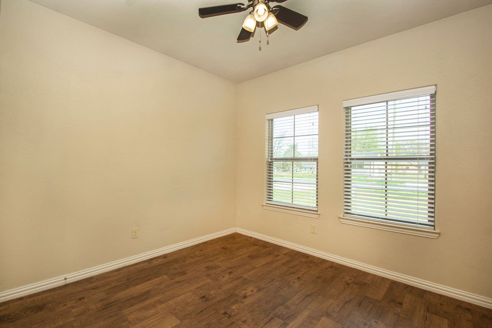 Denison House: 700 E Bullock St