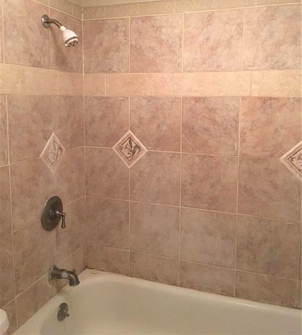 Dallas House: 5616 Harvest Hill Rd