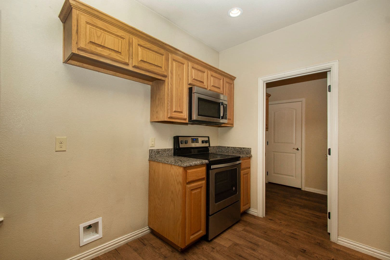Denison House: 700 E Bullock St