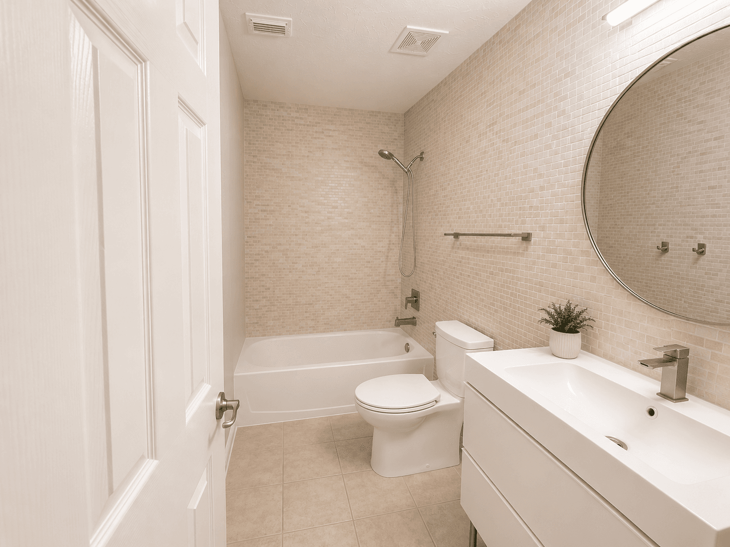 Fresno House: 2119 Hawthorne Brook
