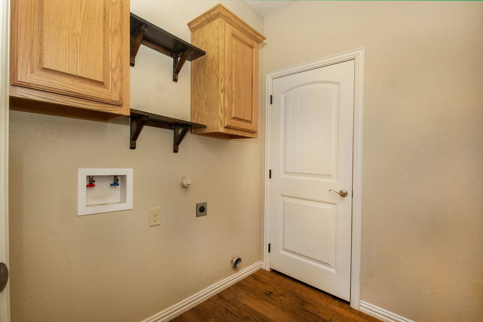 Denison House: 700 E Bullock St