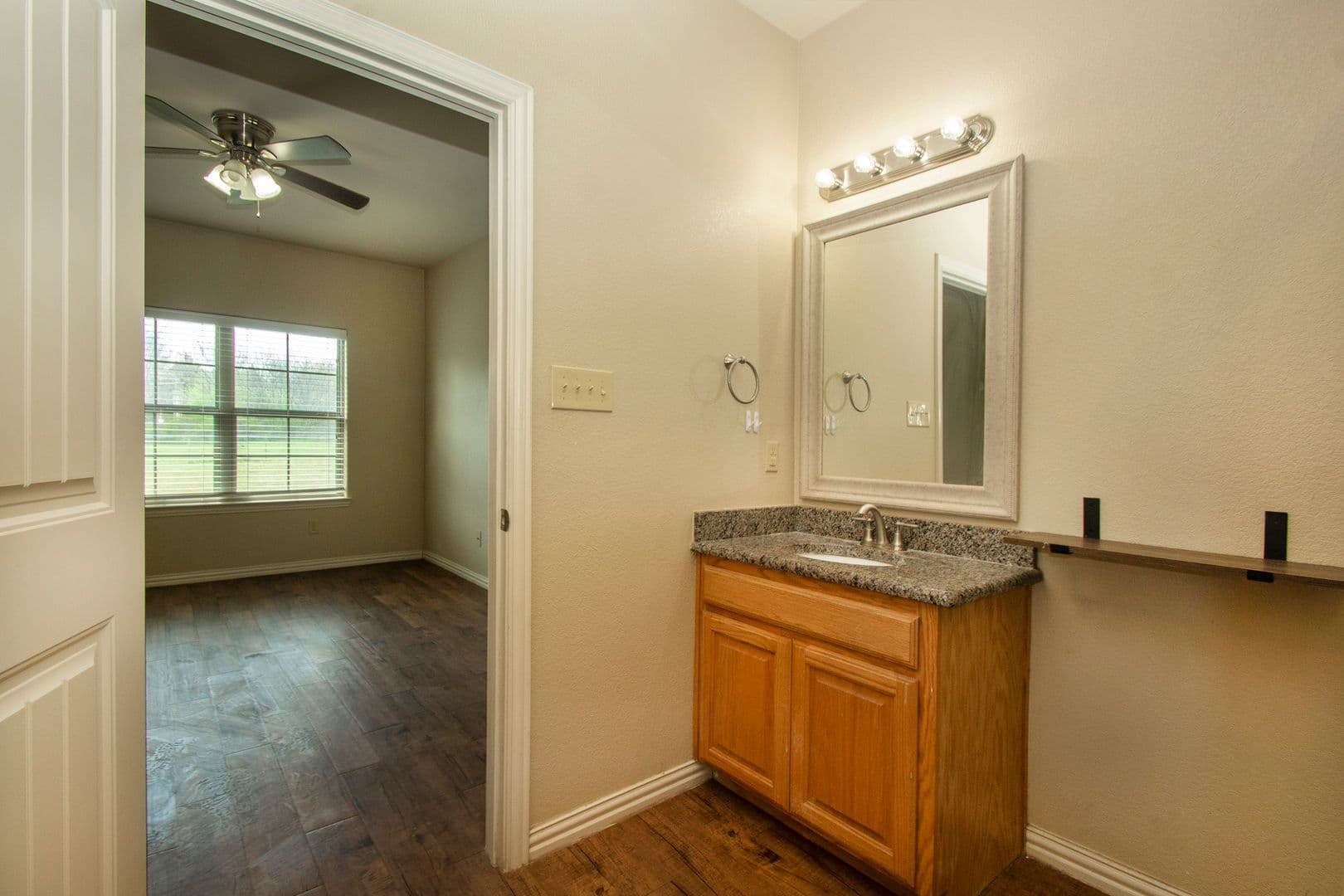 Denison House: 700 E Bullock St