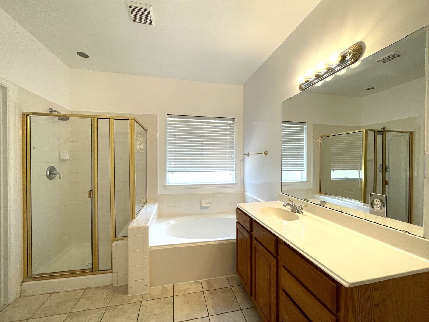 Plano House: 4400 Avebury Dr