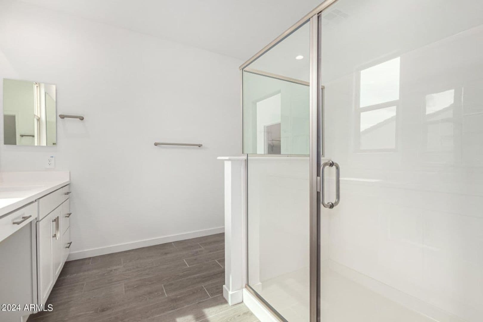 Avondale House: 10773 W Baden St