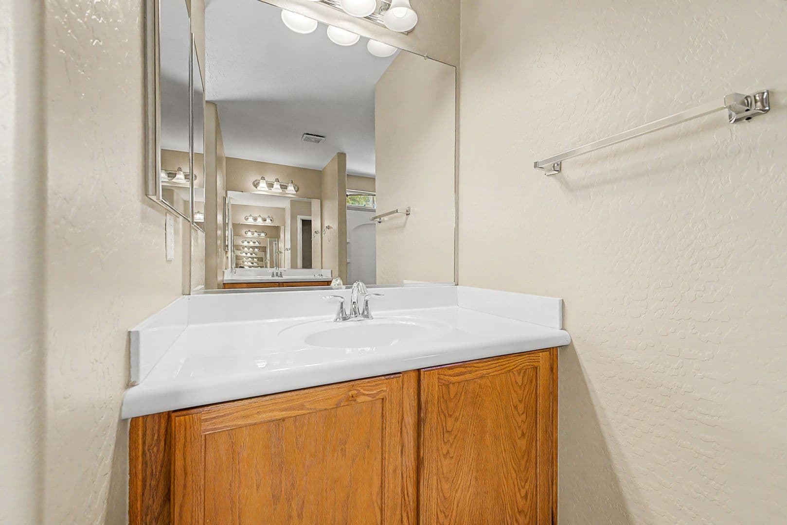 Tolleson House: 1 N 88th Dr