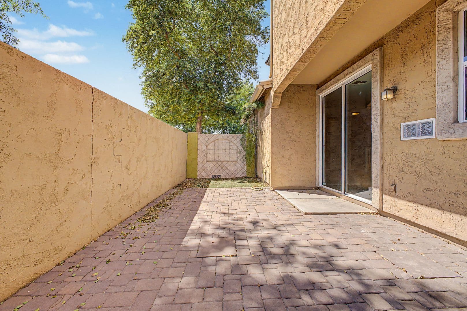 Tolleson House: 1 N 88th Dr