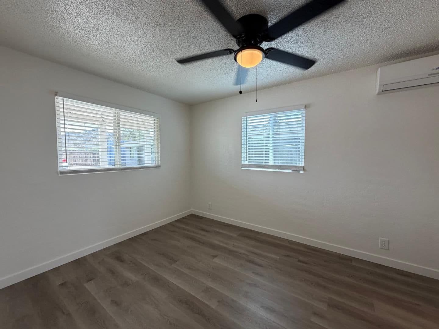 Phoenix Townhome: 1027 E Dunlap Ave #4