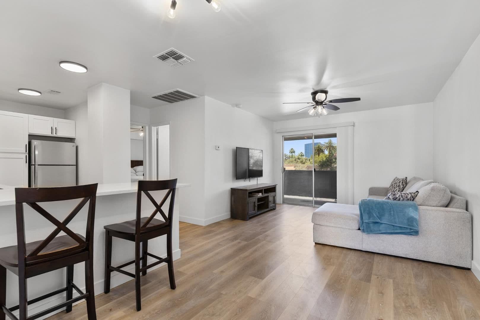 Phoenix Apartment: 302 E Monte Vista Rd D11