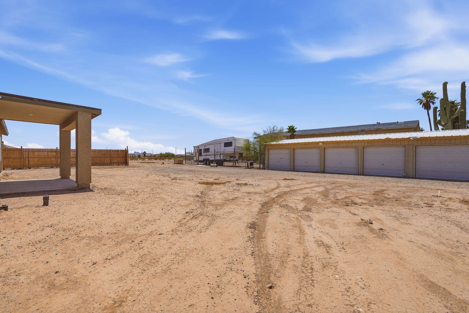 Arizona City House: 15610 S Moon Valley Rd
