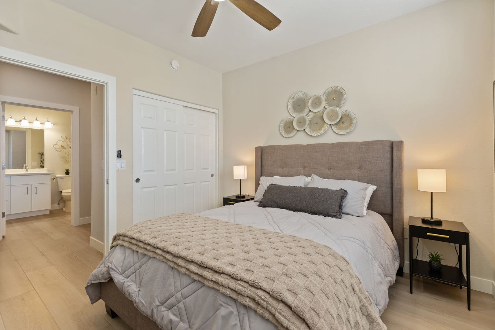 Scottsdale House: 19777 N 76th St #1332