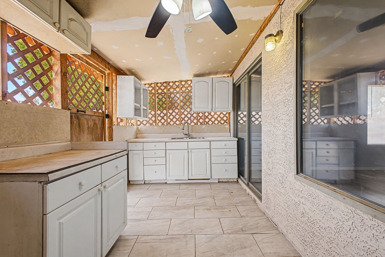 Surprise House: 14916 W Acapulco Ln