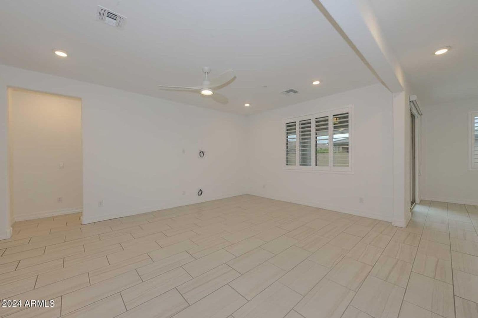 Peoria House: 29758 N 114th Dr