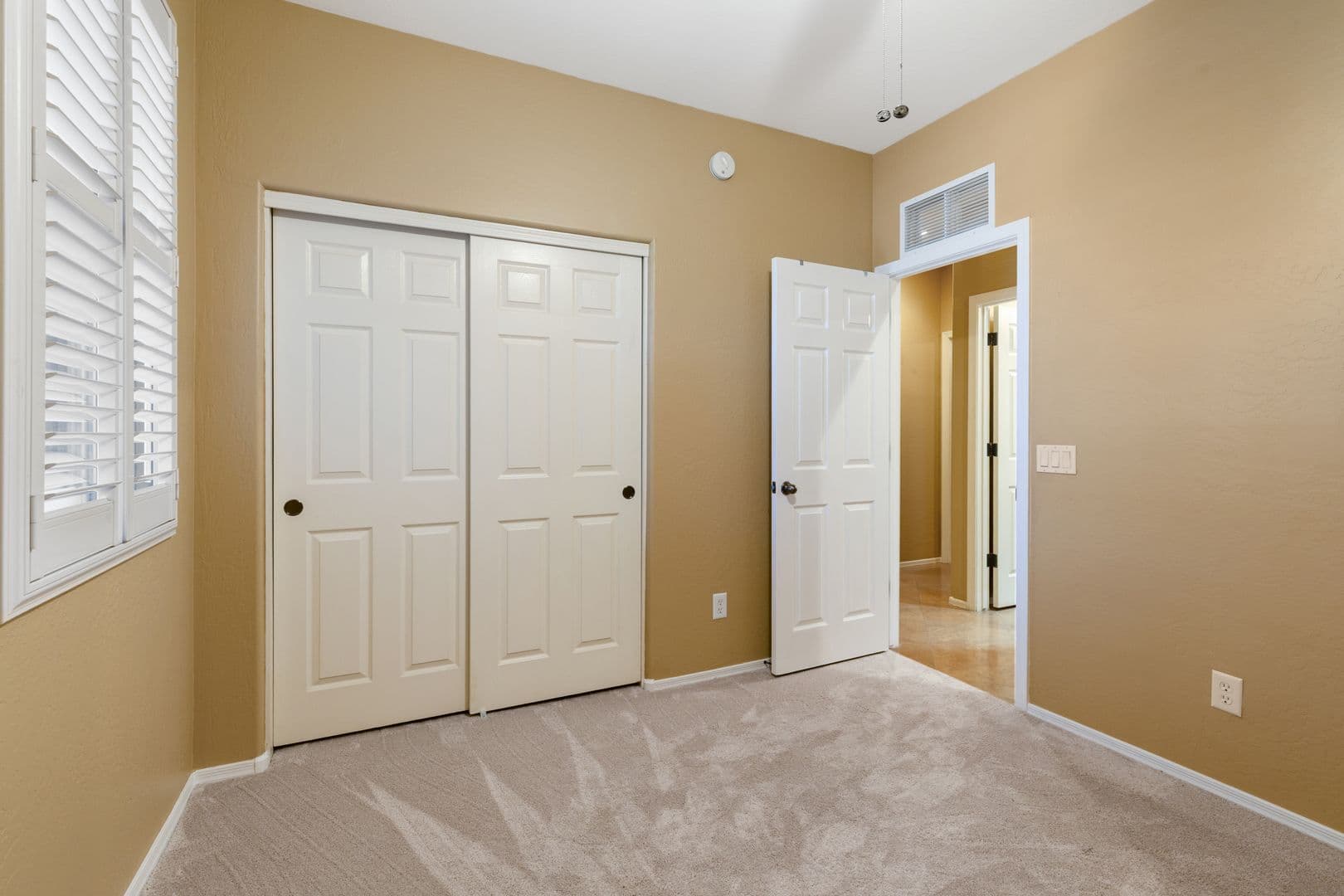 Gilbert House: 2992 E Ravenswood Dr