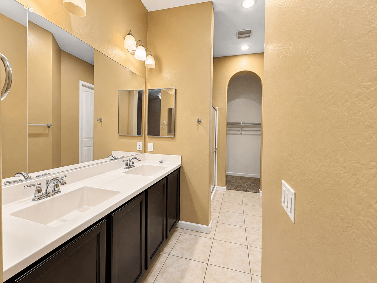 Mesa House: 1367 S Country Club Dr #1132