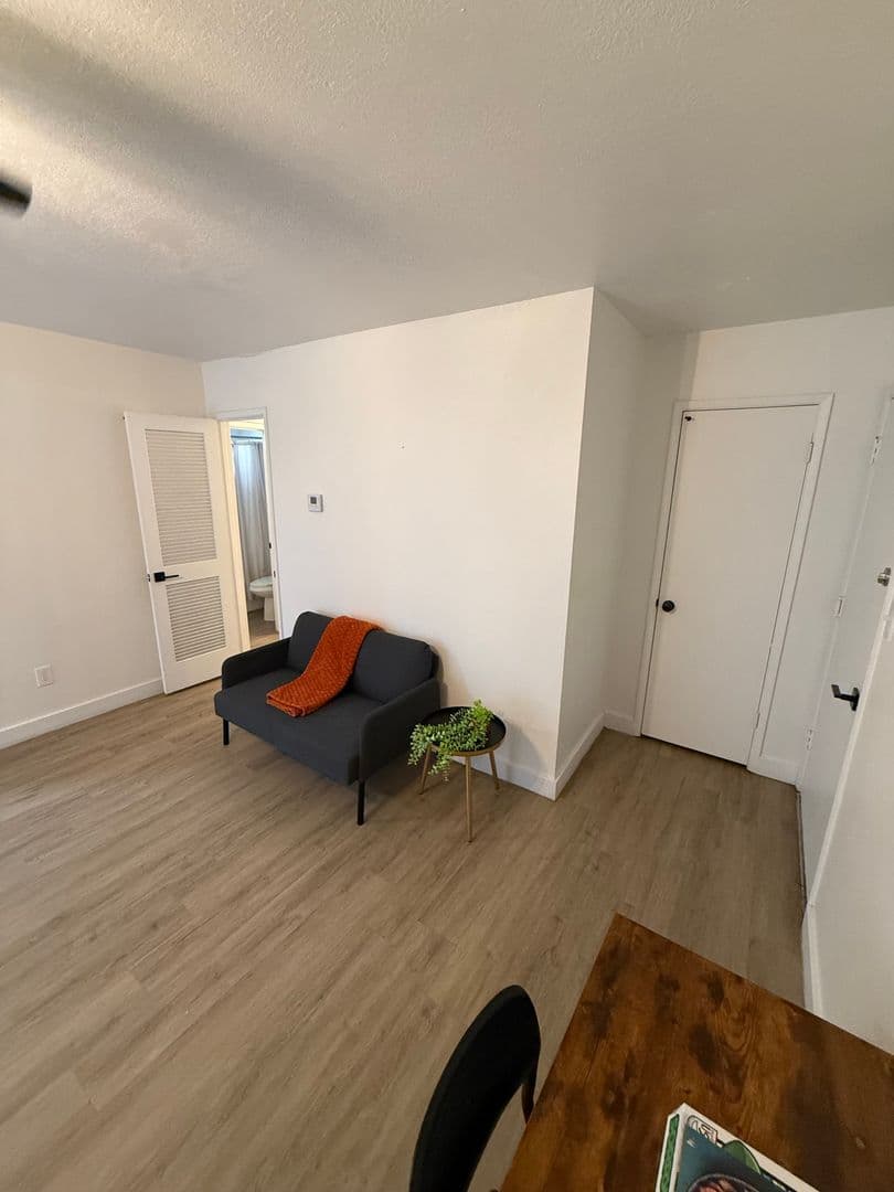 Phoenix Apartment: 302 E Monte Vista Rd A4