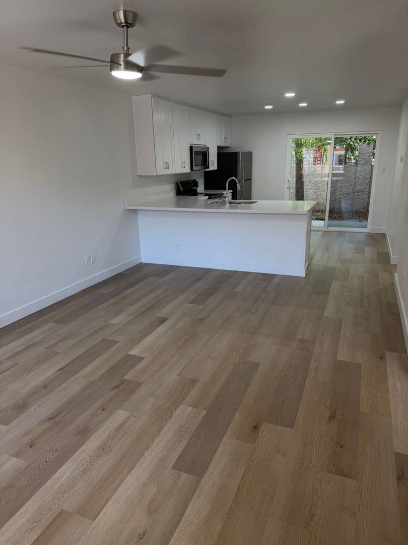 Tempe Condo: 510 W University Dr #118