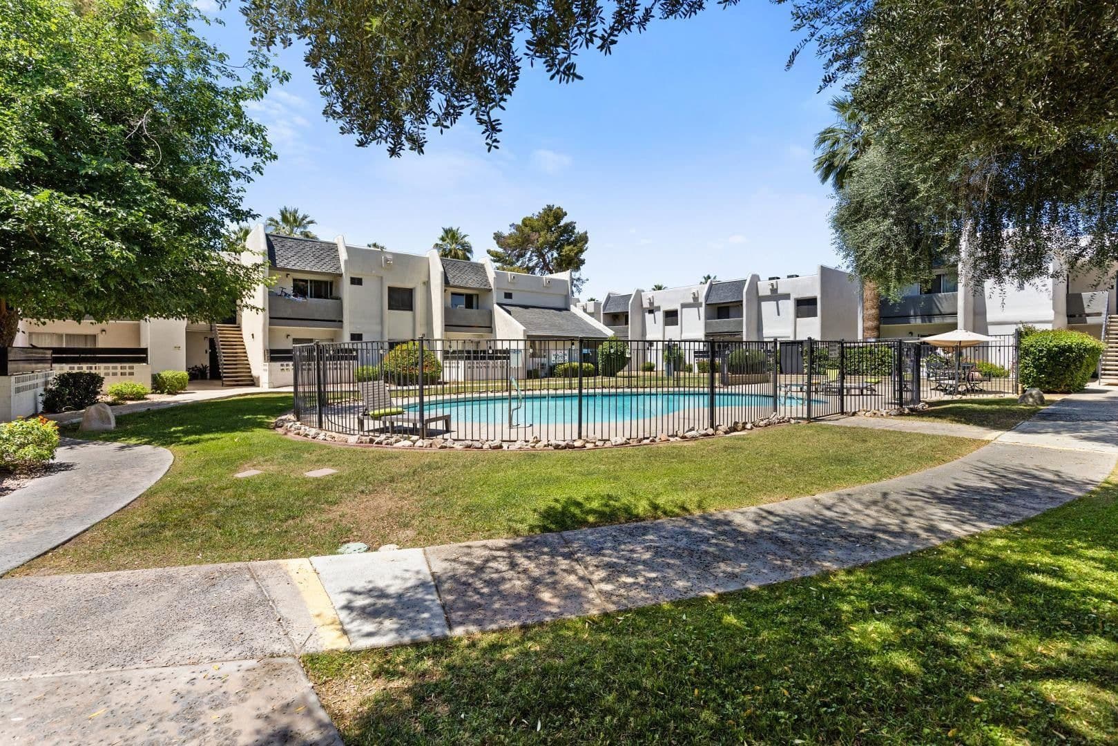 Phoenix Apartment: 302 E Monte Vista Rd C2