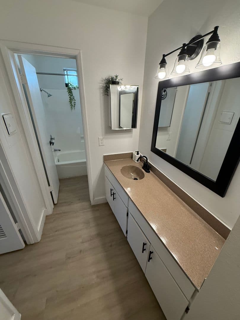 Phoenix Apartment: 302 E Monte Vista Rd A4