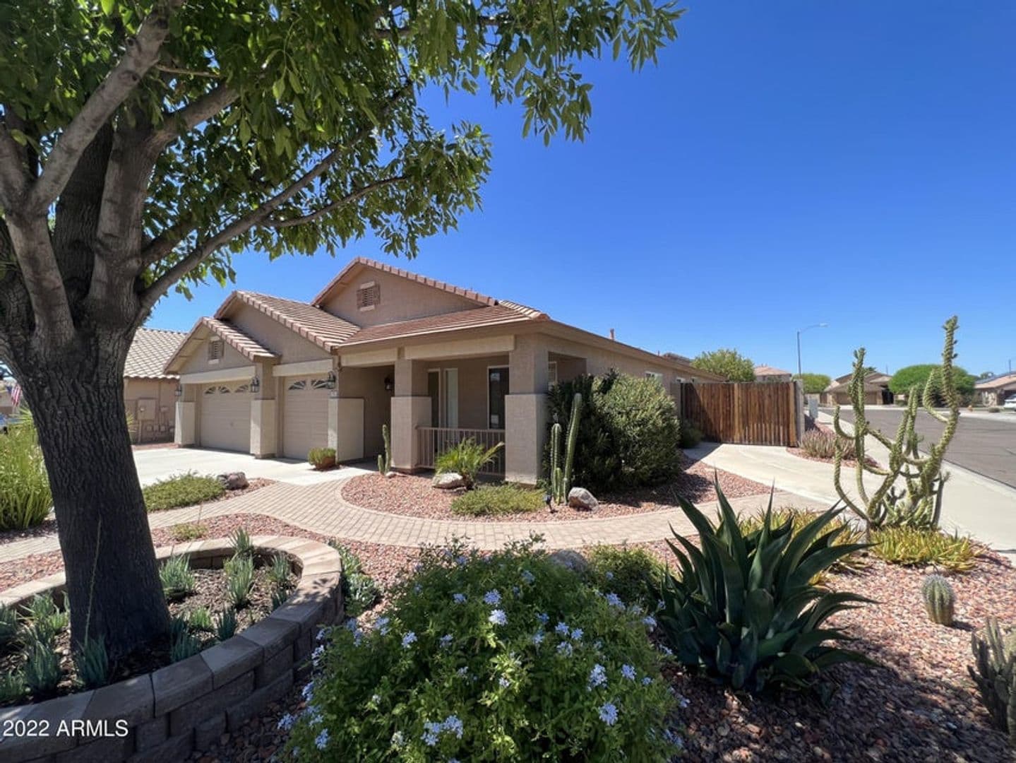 Peoria House: 7922 W Ross Ave