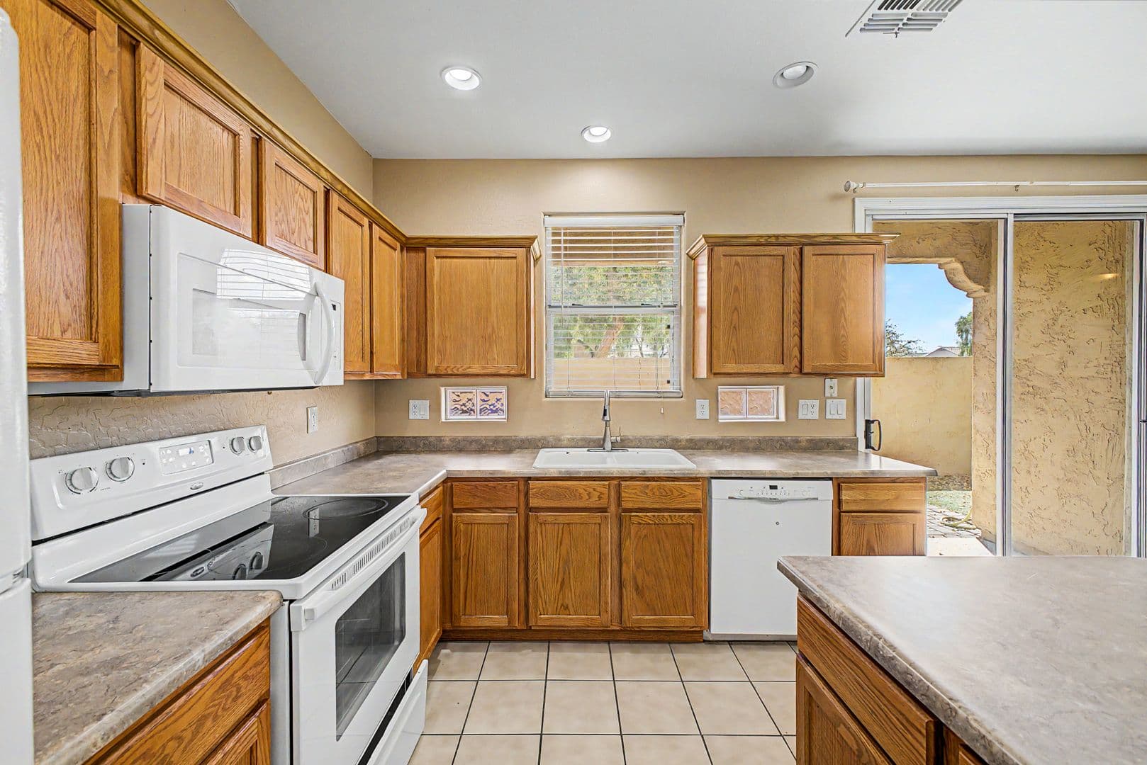 Tolleson House: 1 N 88th Dr