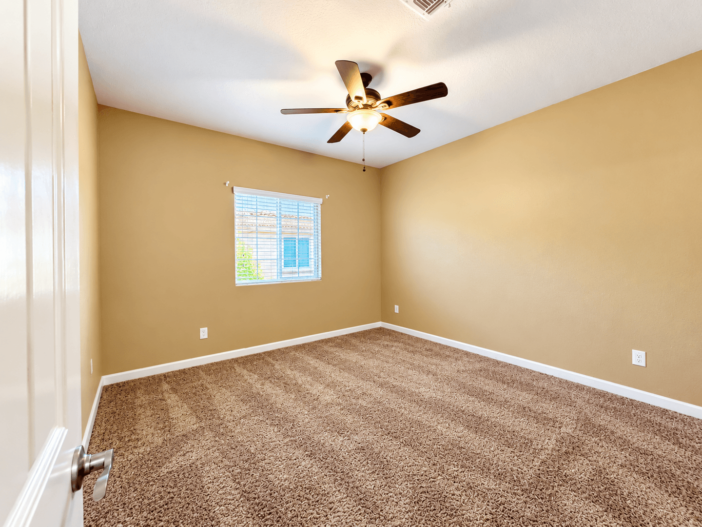 Mesa House: 1367 S Country Club Dr #1132